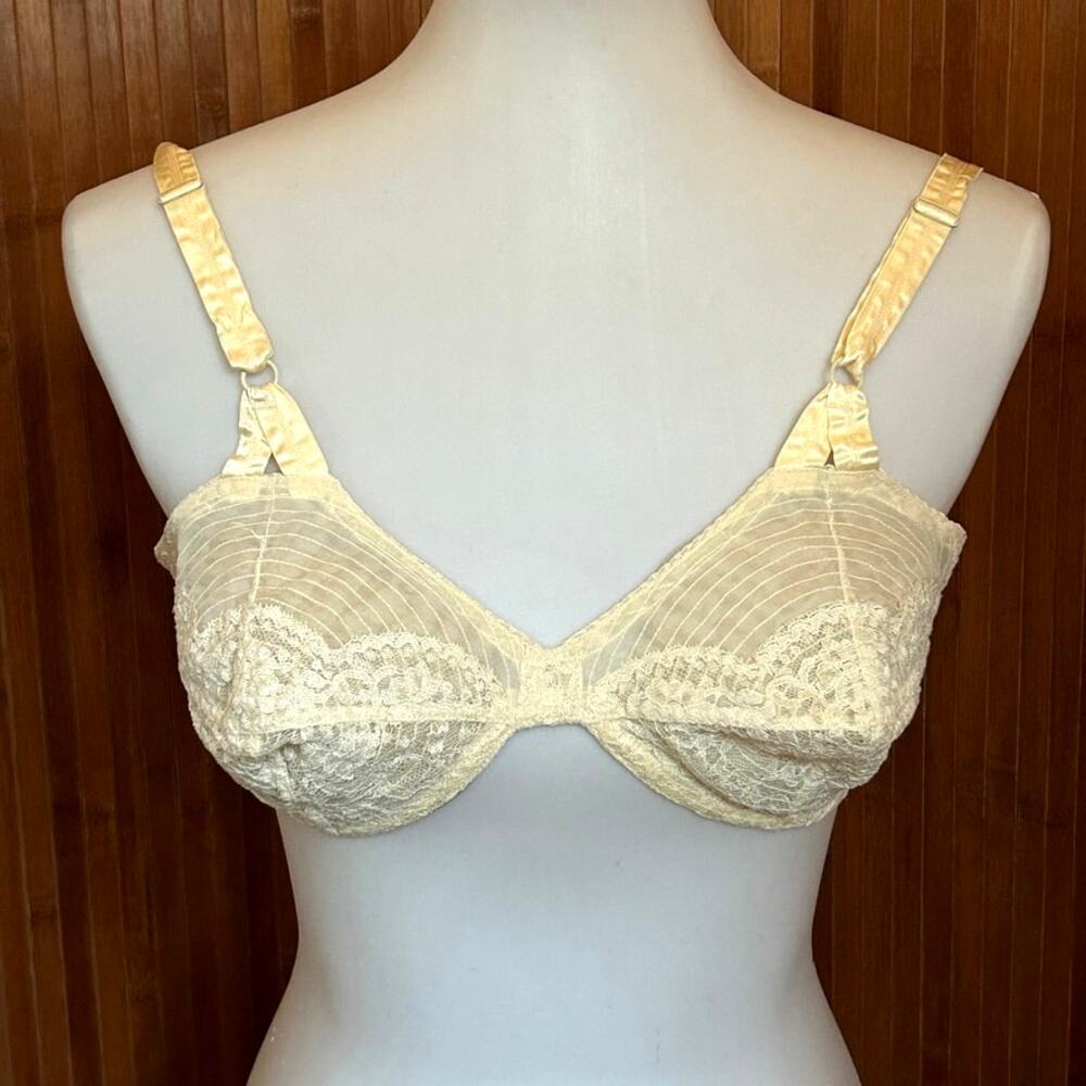 Vintage 1950s Hollywood Vassarette Bullet Bra 36C Vanilla Mesh Lace Pin Up